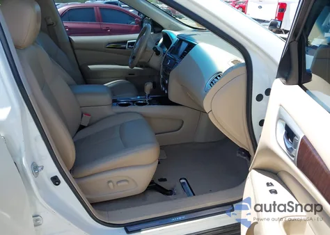 2015 Nissan Pathfinder S/Sv/Sl/Platinum z USA, uszkodzony, nr VIN 5N1AR2MN1FC710779